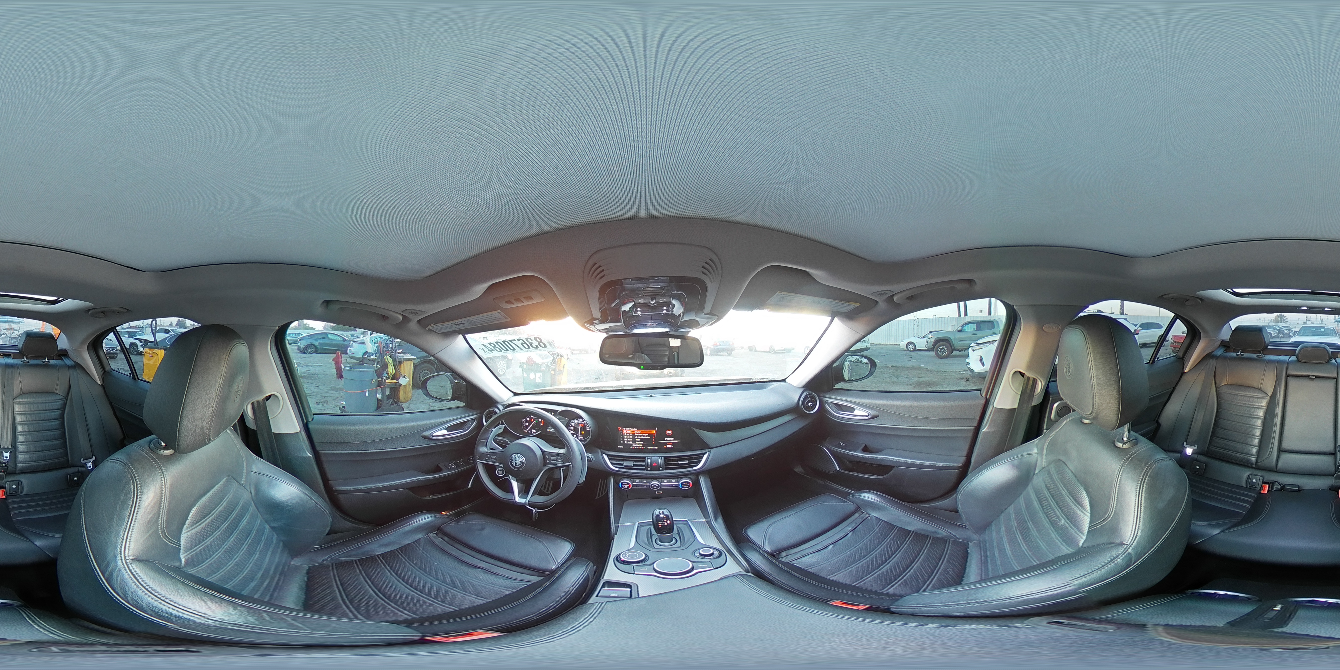 2019 Alfa Romeo Giulia - Image 13
