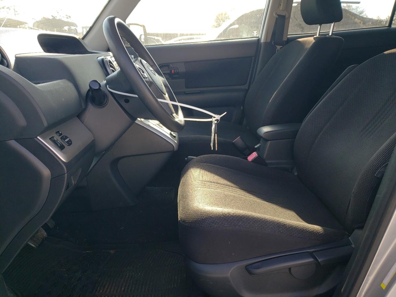2010 Scion xB - Image 7