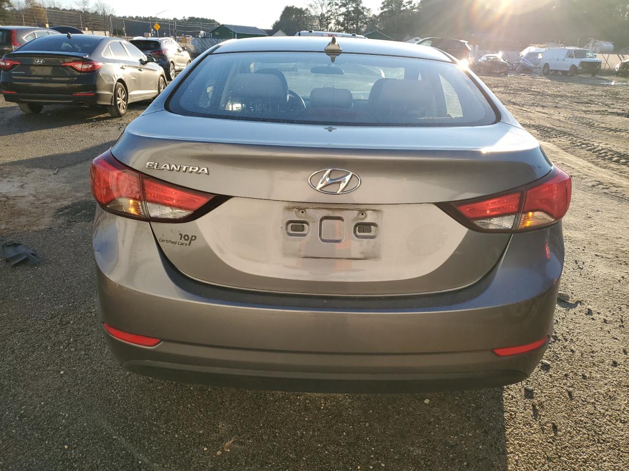 2016 Hyundai Elantra - Image 6
