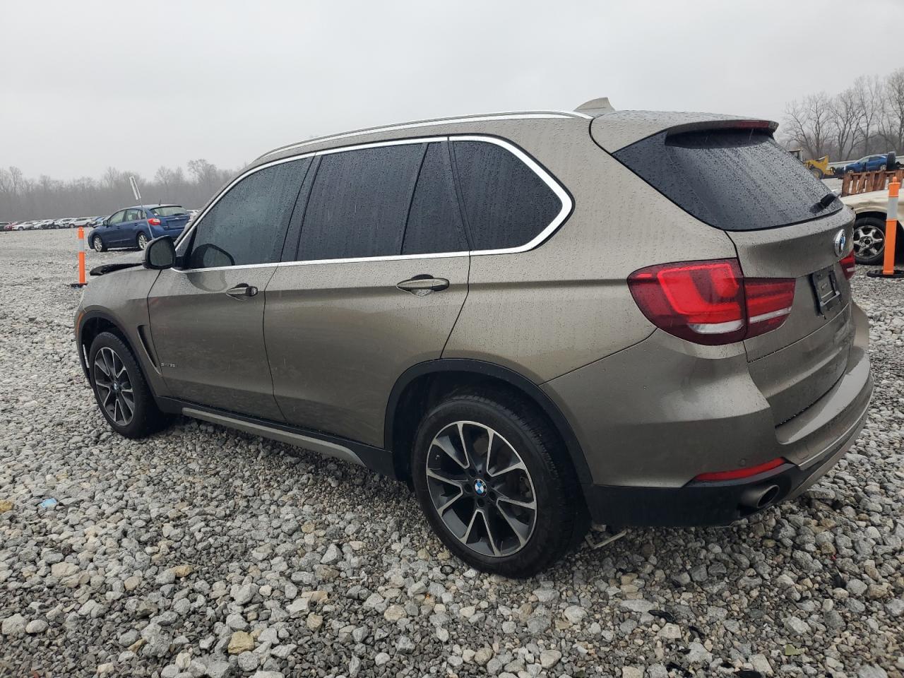 VIN 5UXKR2C52H0U21536 2017 BMW X5 no.2