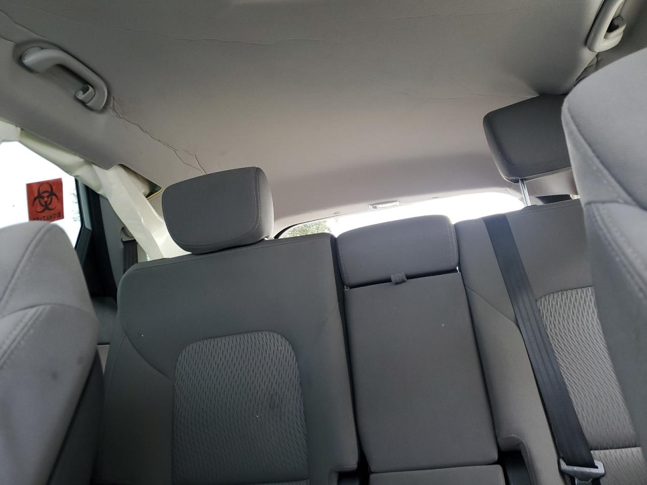 2017 Hyundai Santa Fe - Image 10