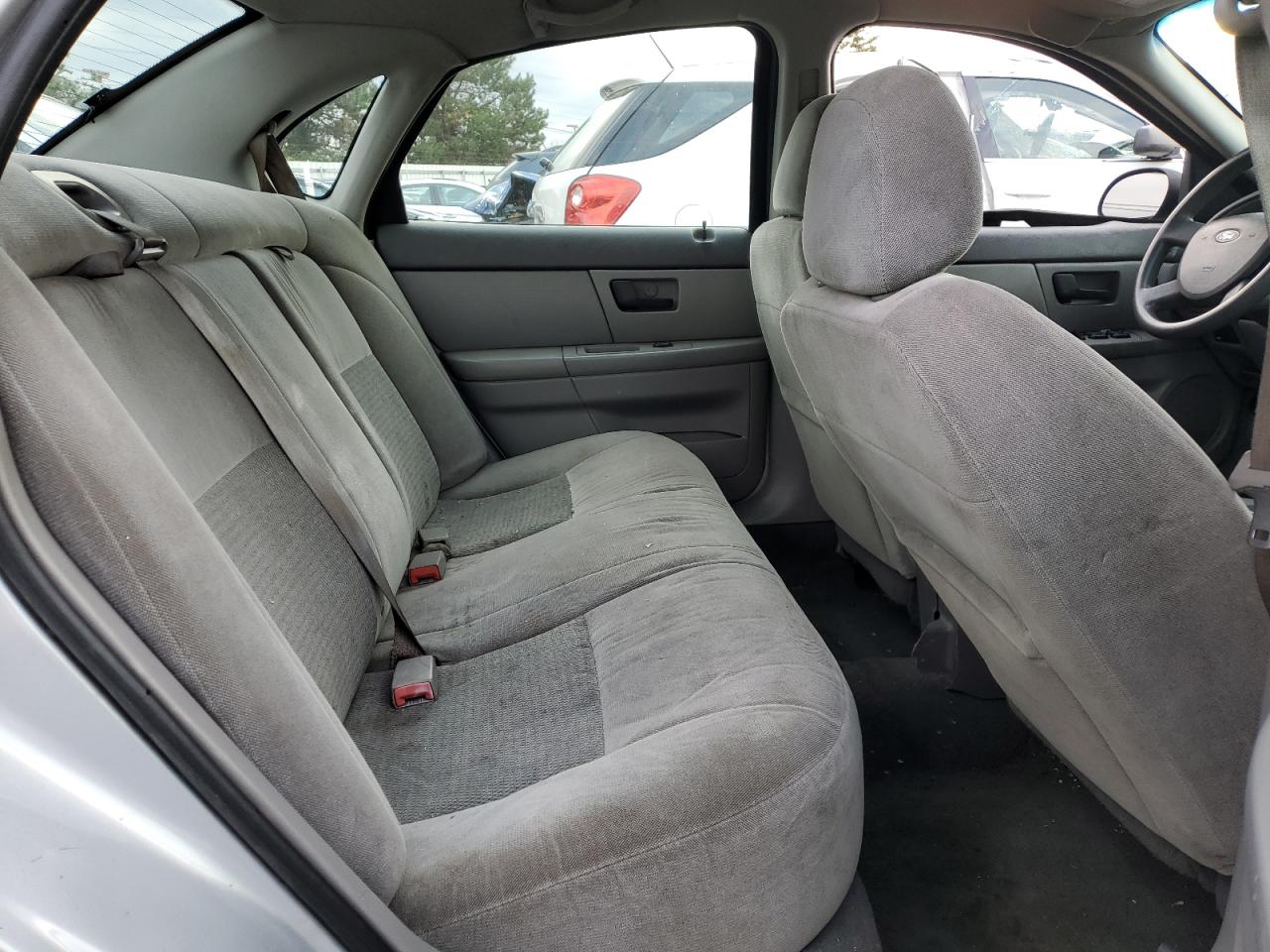 2007 Ford Taurus - Image 11