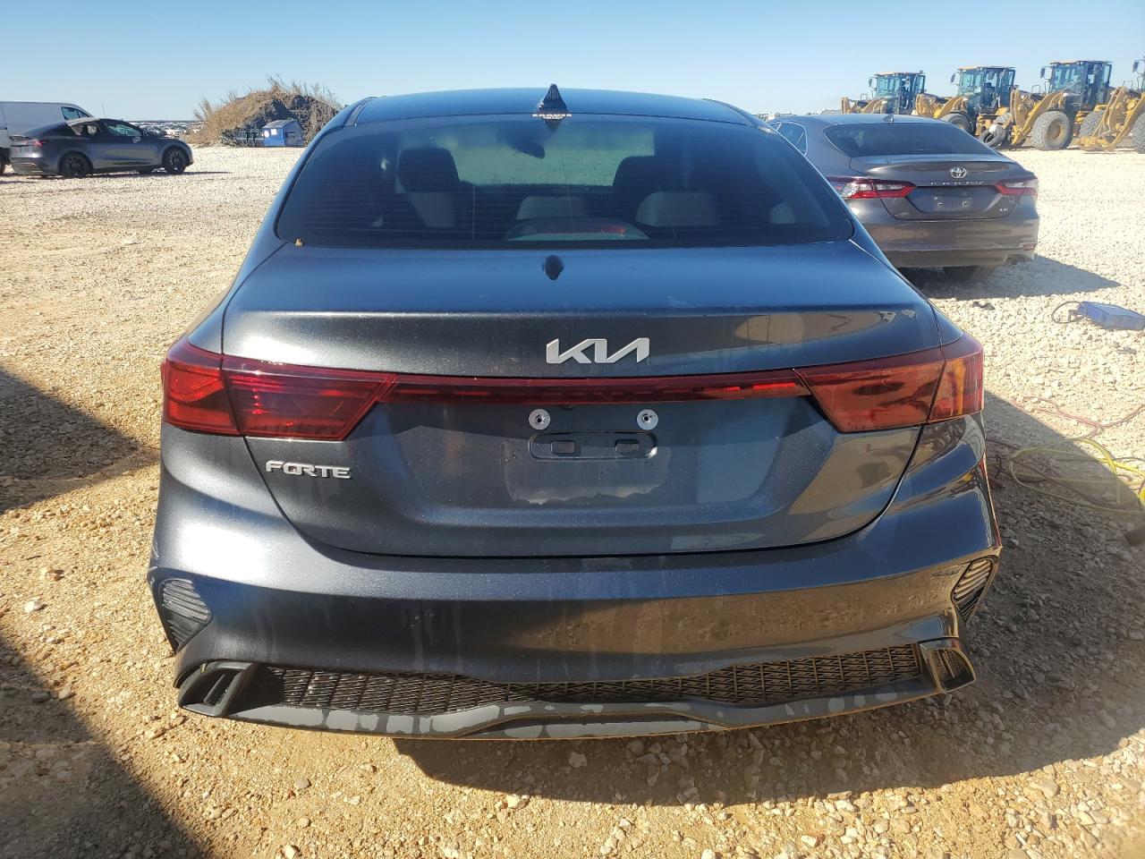 2022 Kia Forte - Image 6