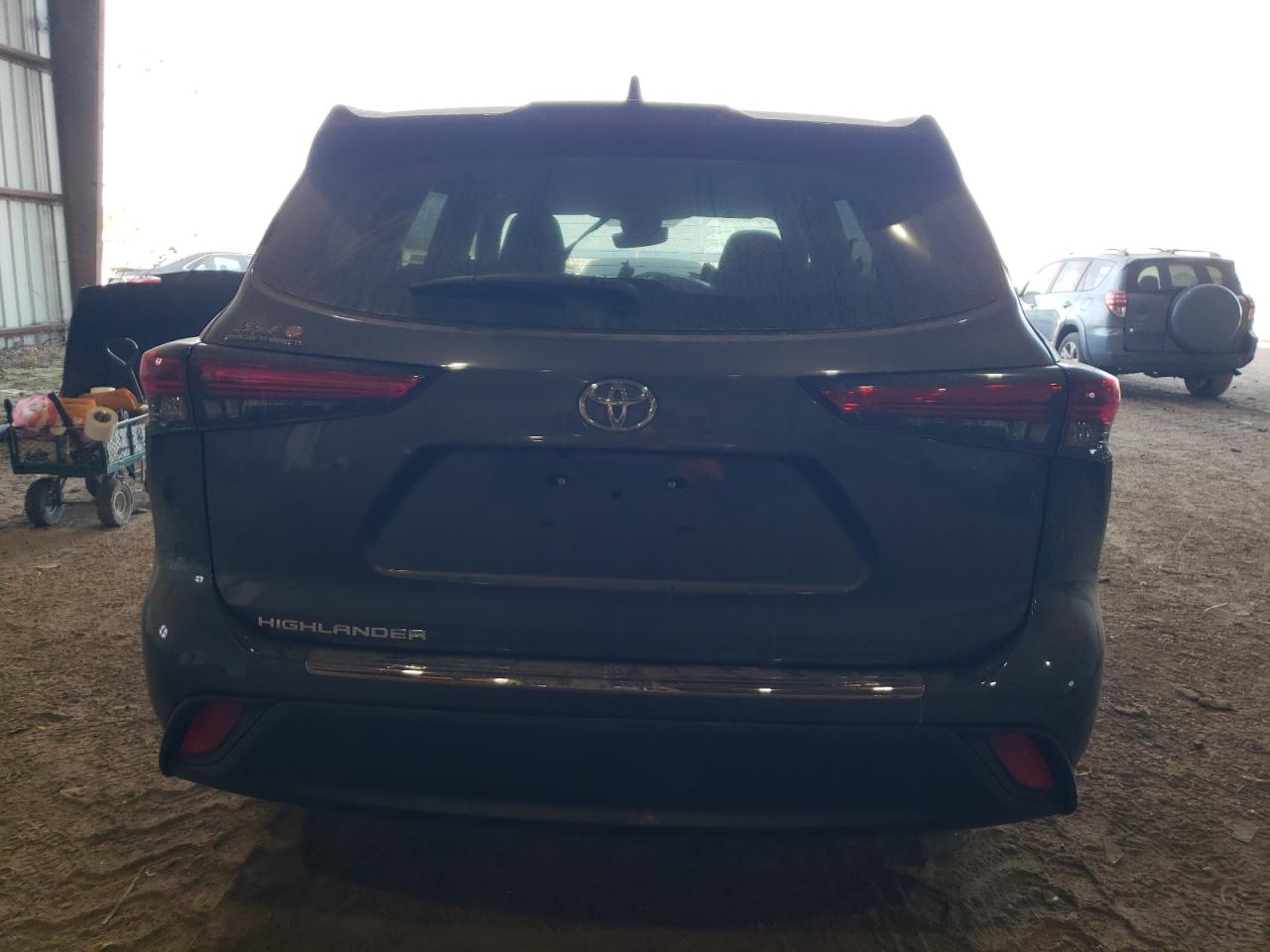 2022 Toyota Highlander - Image 6