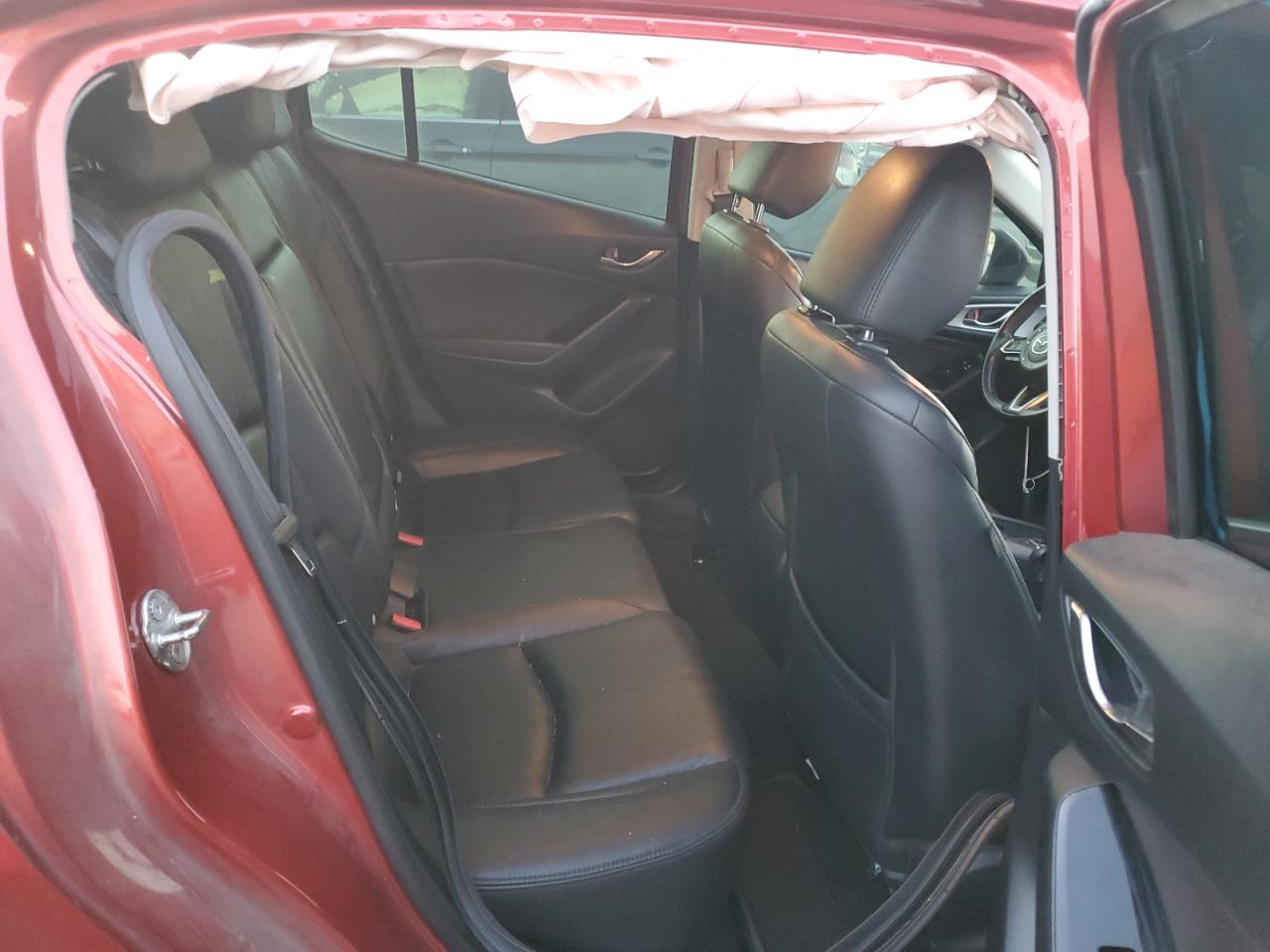 2017 Mazda 3 - Image 10
