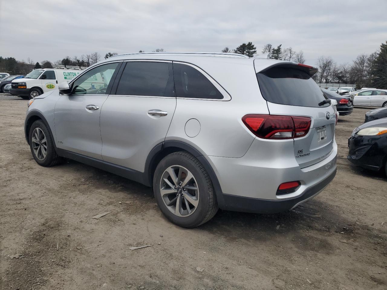 2019 Kia Sorento - Image 2