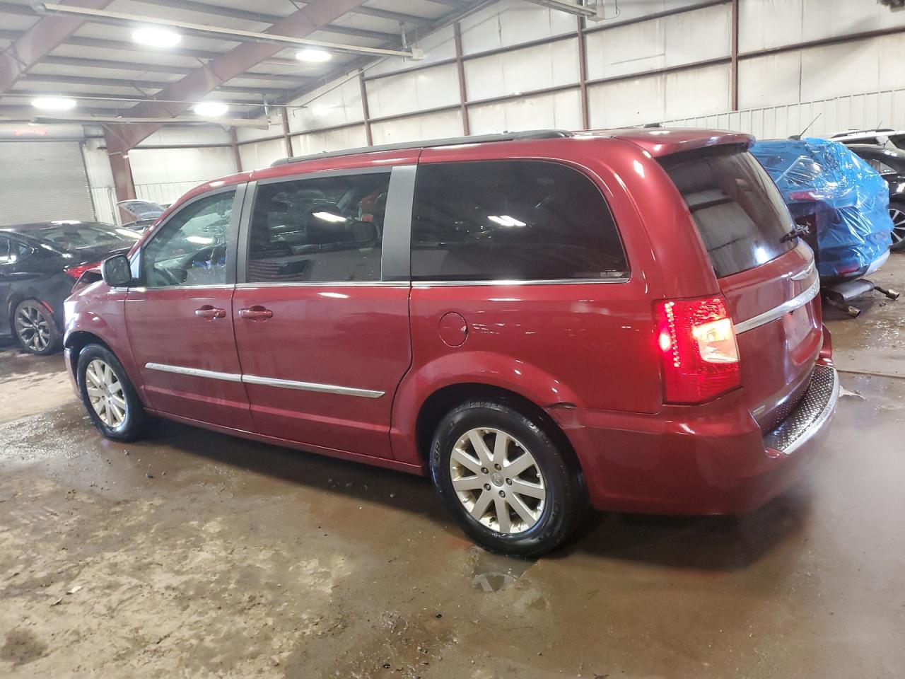 2015 Chrysler Town & Country - Image 2