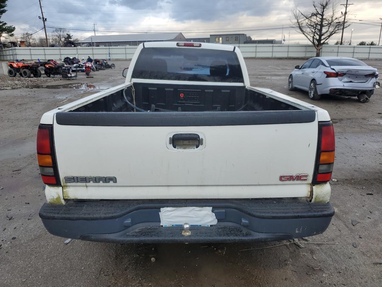 2004 GMC Sierra - Image 6