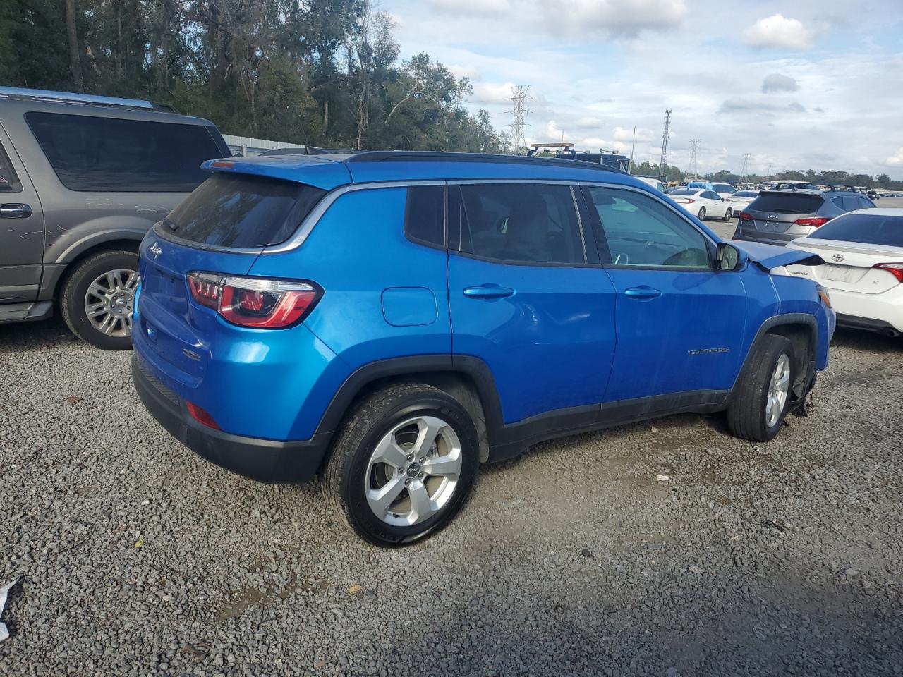2018 Jeep Compass - Image 3