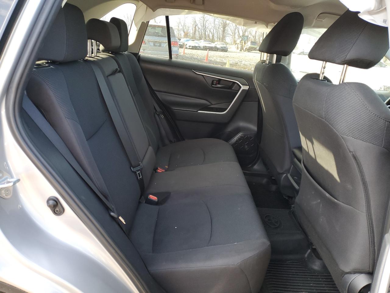 2019 Toyota RAV 4 - Image 12