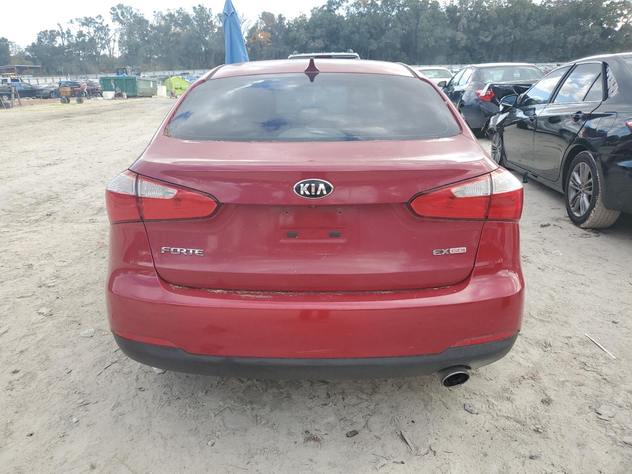 VIN KNAFX4A87G5526783 2016 KIA FORTE no.6