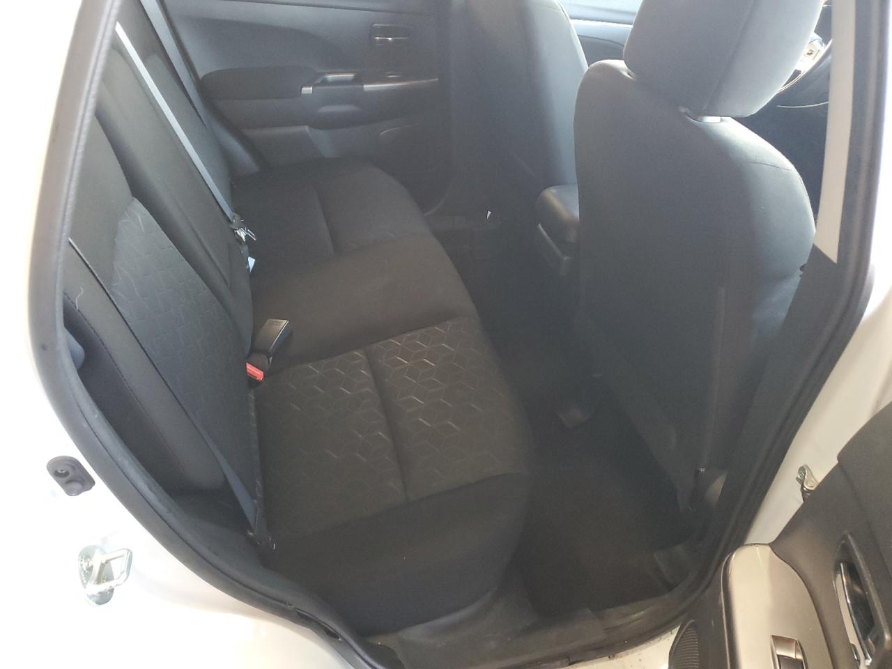 2021 Mitsubishi Outlander - Image 11