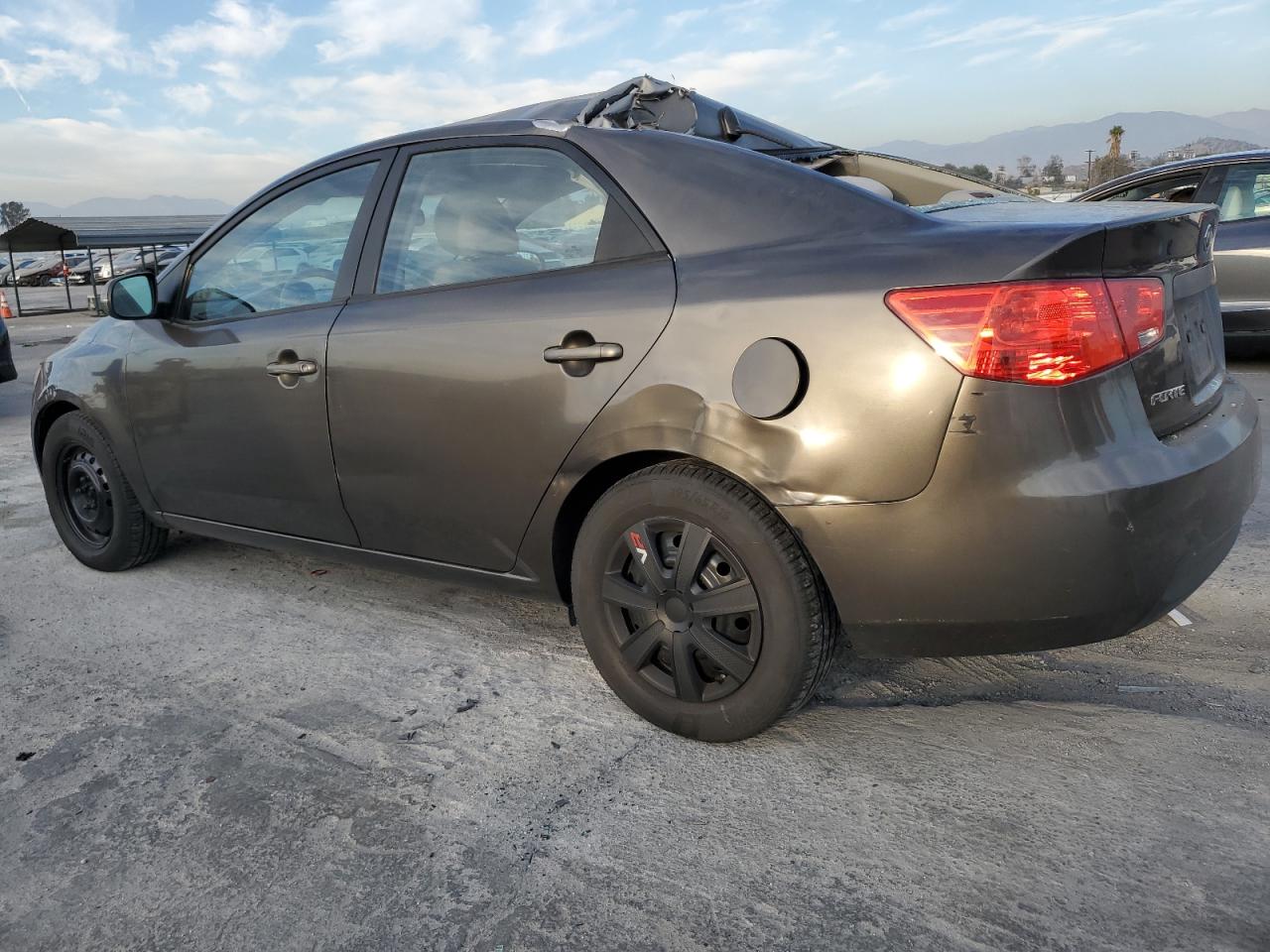 2010 Kia Forte - Image 2