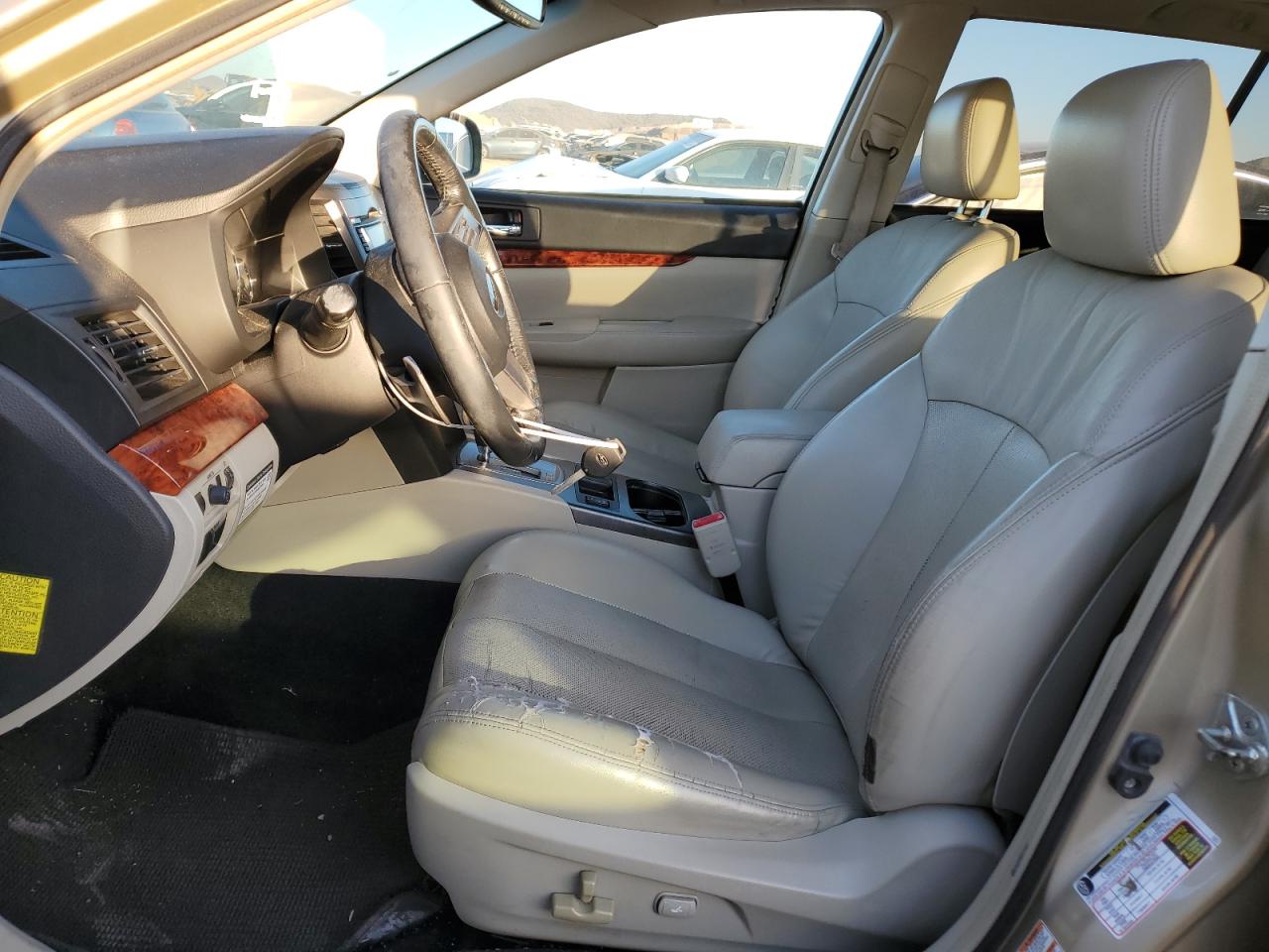 2010 Subaru Outback - Image 7