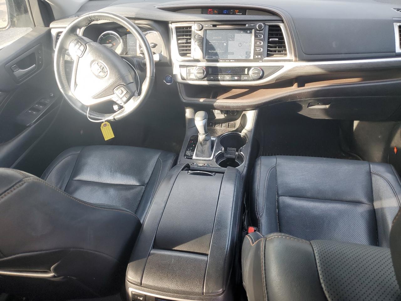 2017 Toyota Highlander - Image 8