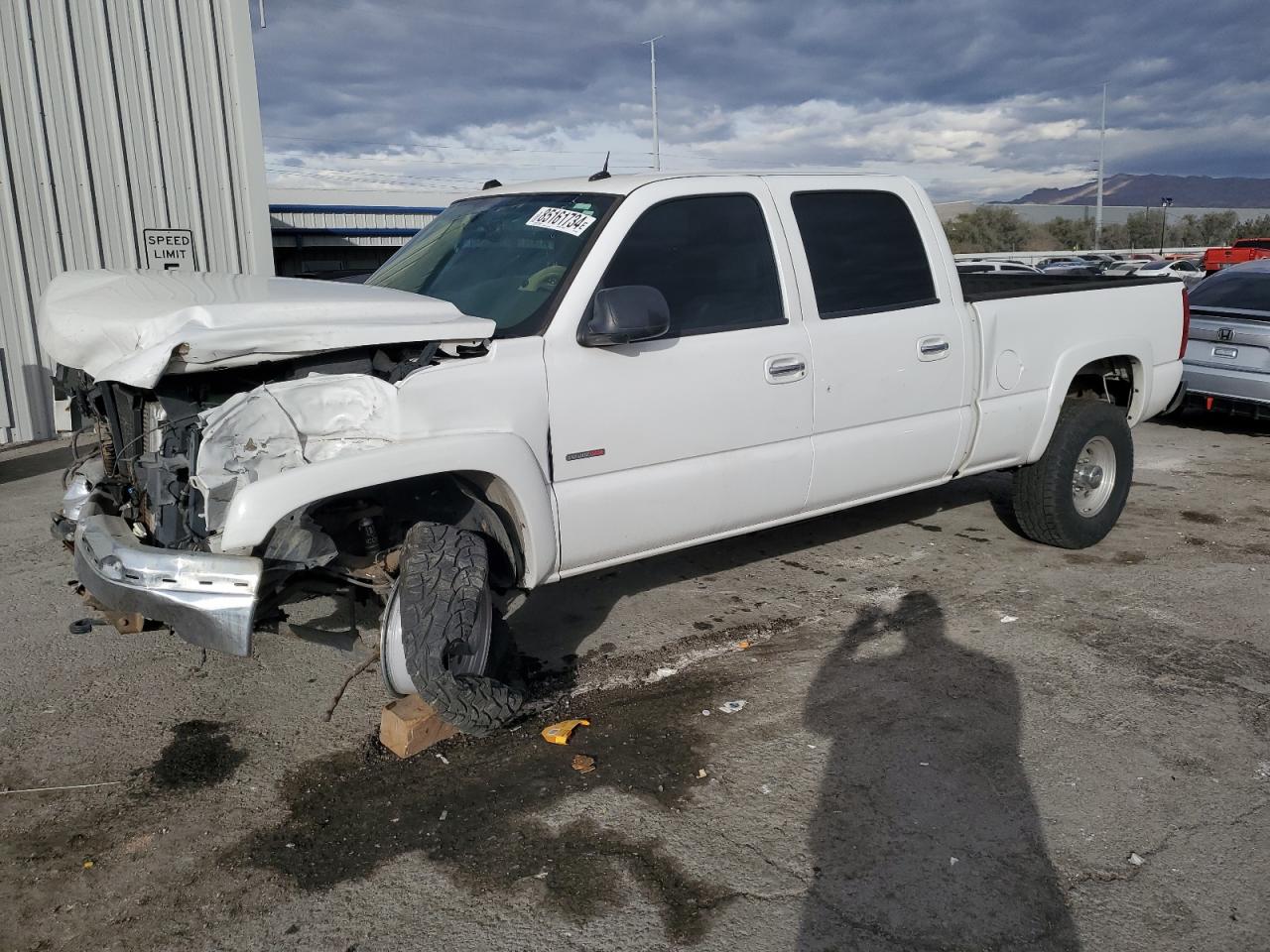 2005 Chevrolet Silverado C2500 Heavy Duty for Sale in Las Vegas, NV - Front End