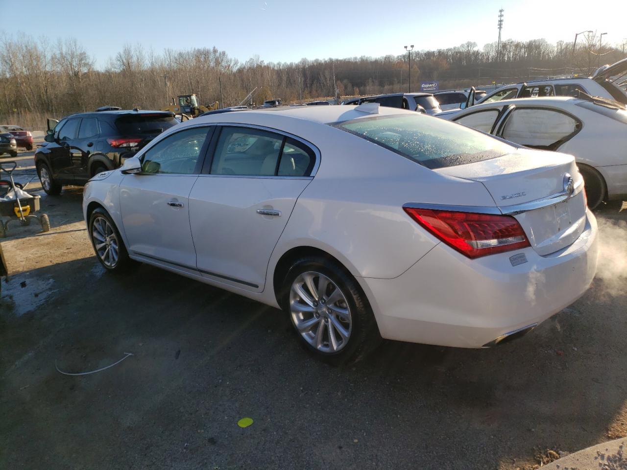 VIN 1G4GF5G32GF152634 2016 BUICK LACROSSE no.2