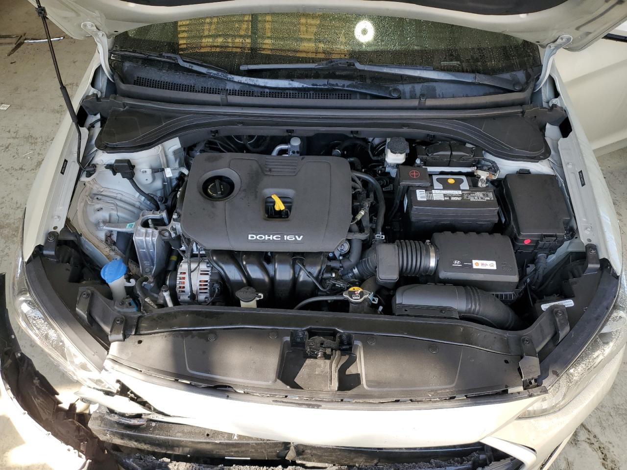 2017 Hyundai Elantra - Image 11