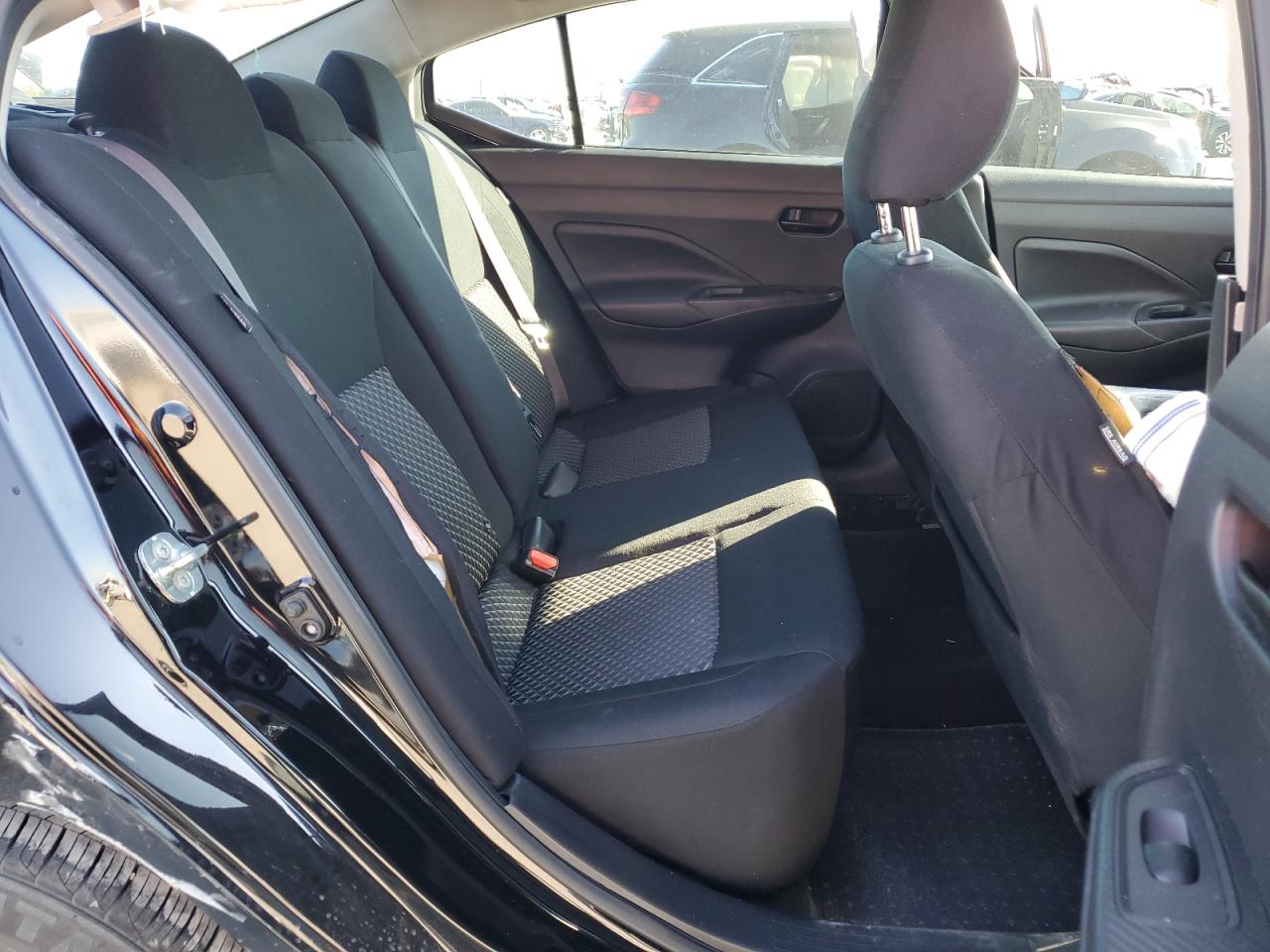 2020 Nissan Versa - Image 10