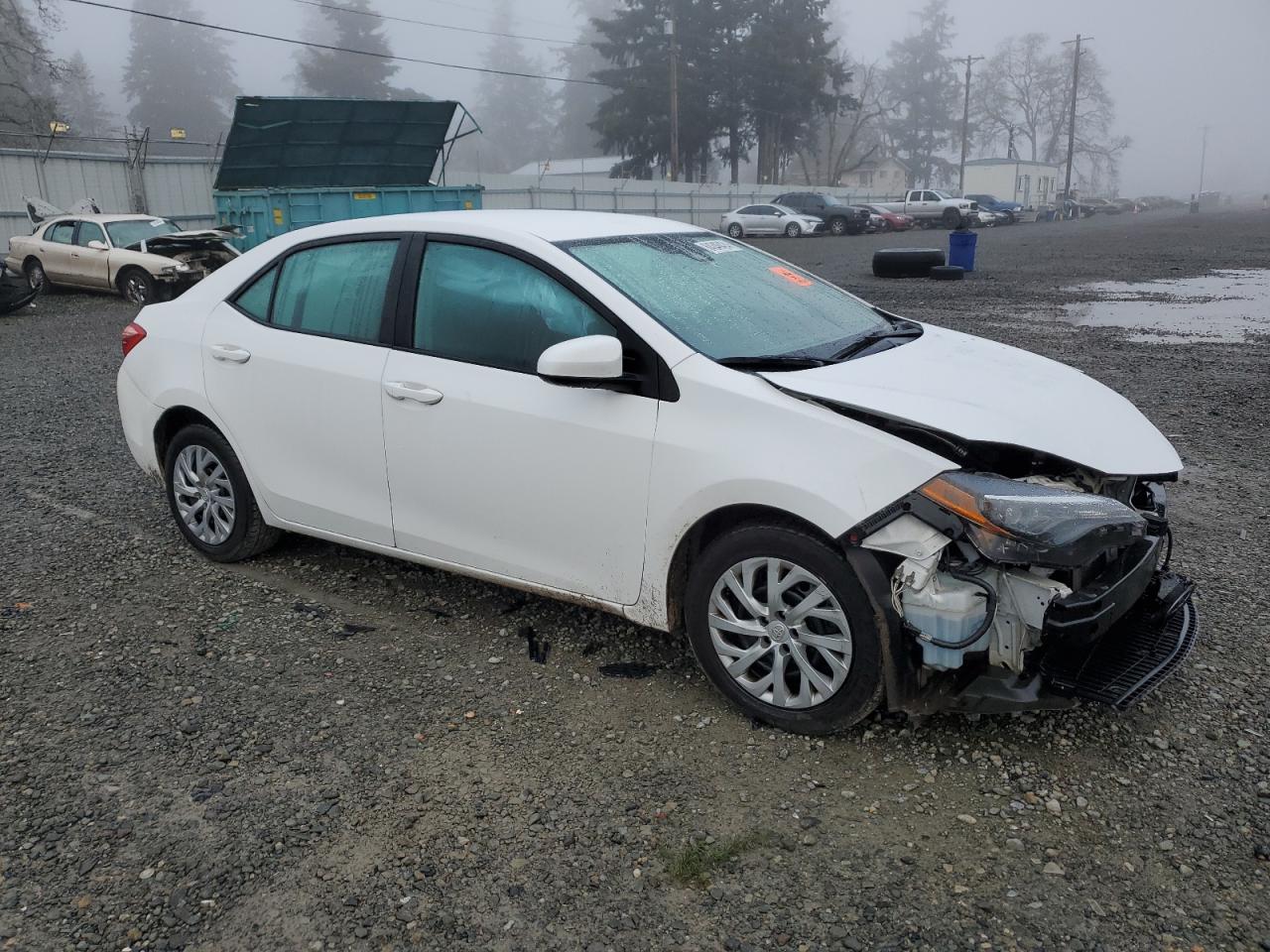 VIN 2T1BURHE8JC096498 2018 TOYOTA COROLLA no.4