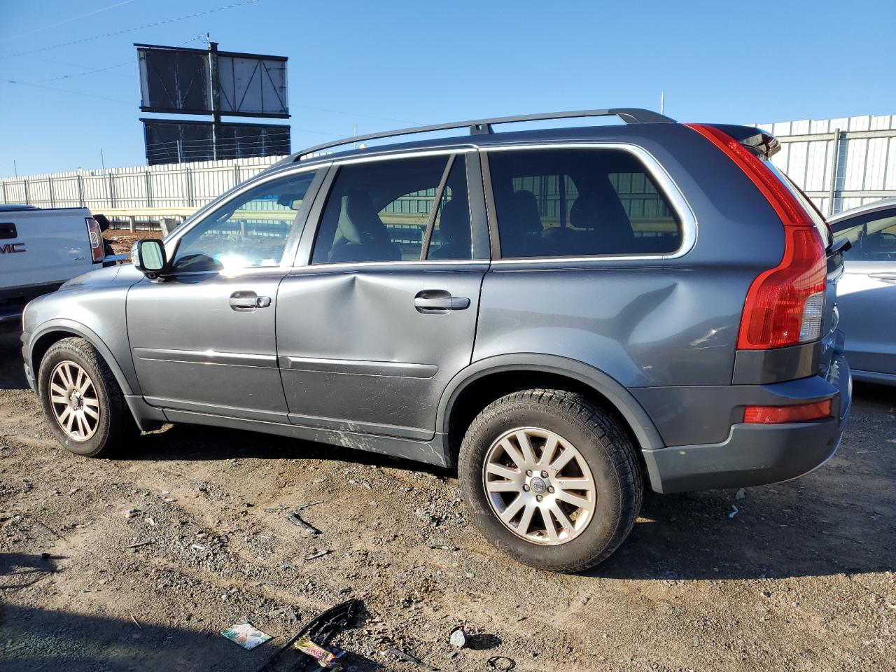 2008 Volvo XC90 - Image 2