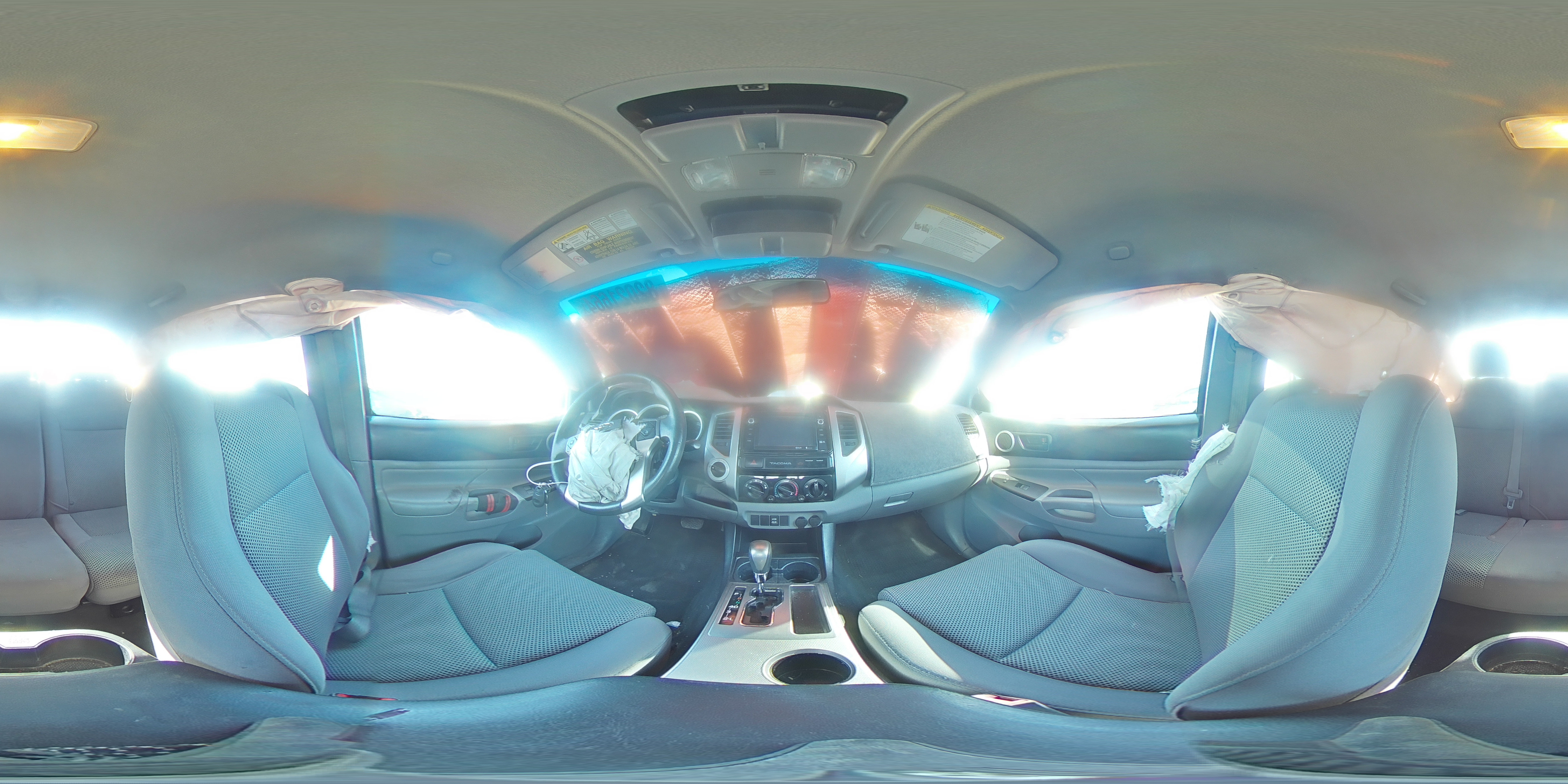 2015 Toyota Tacoma - Image 13