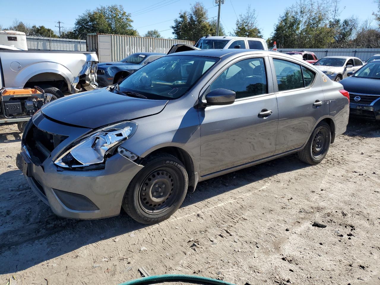 VIN 3N1CN7APXJL826557 2018 NISSAN VERSA no.1