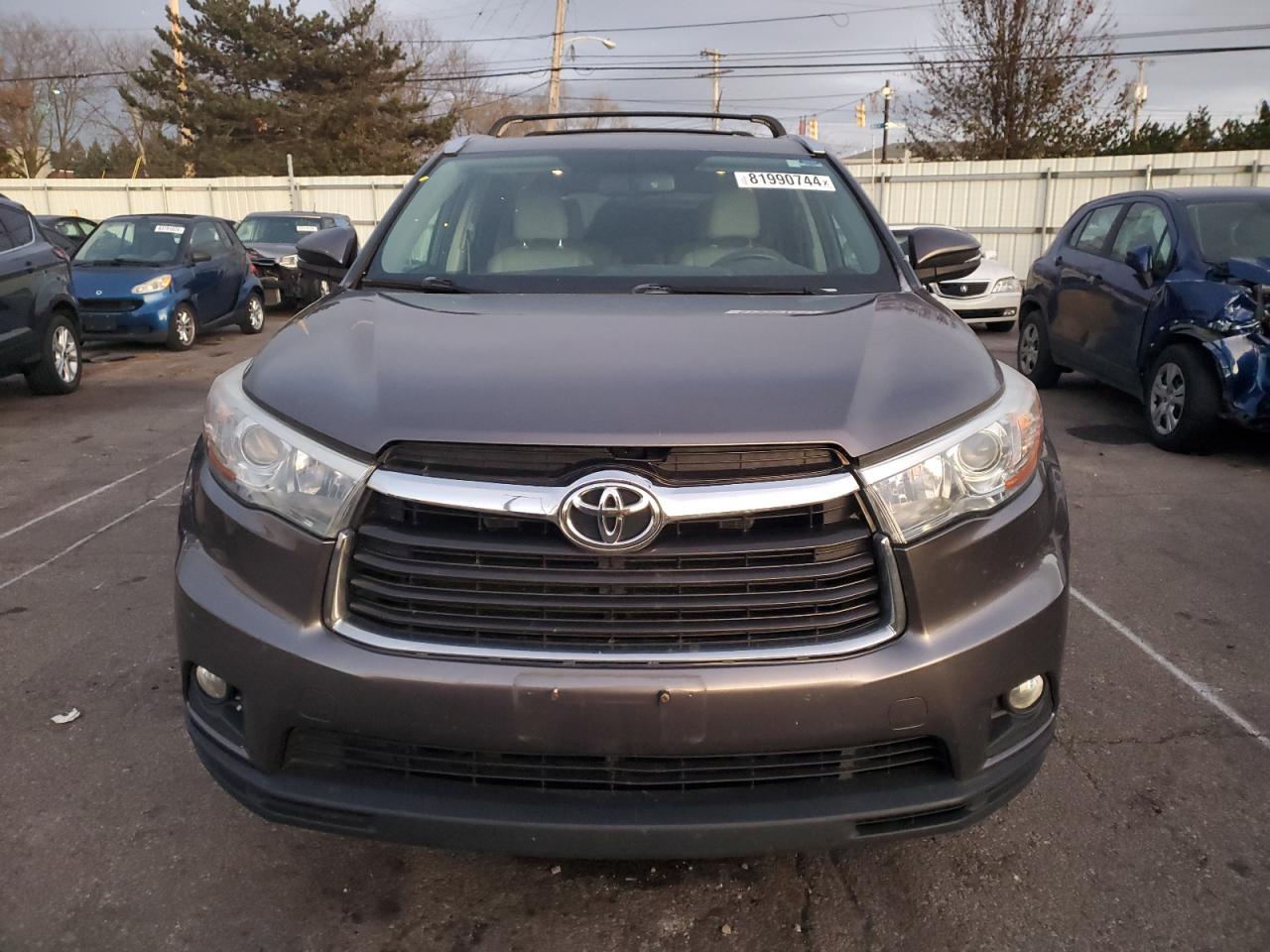 2016 Toyota Highlander - Image 5