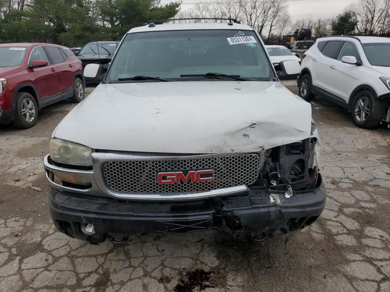 2004 GMC Yukon - Image 5