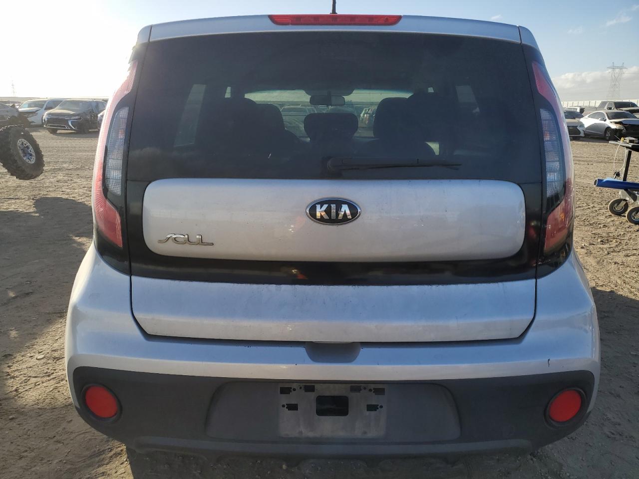 VIN KNDJN2A28H7474380 2017 KIA SOUL no.6