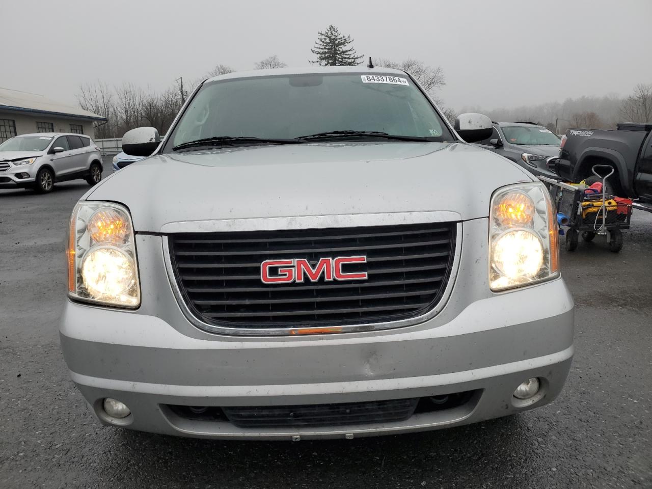 2013 GMC Yukon - Image 5