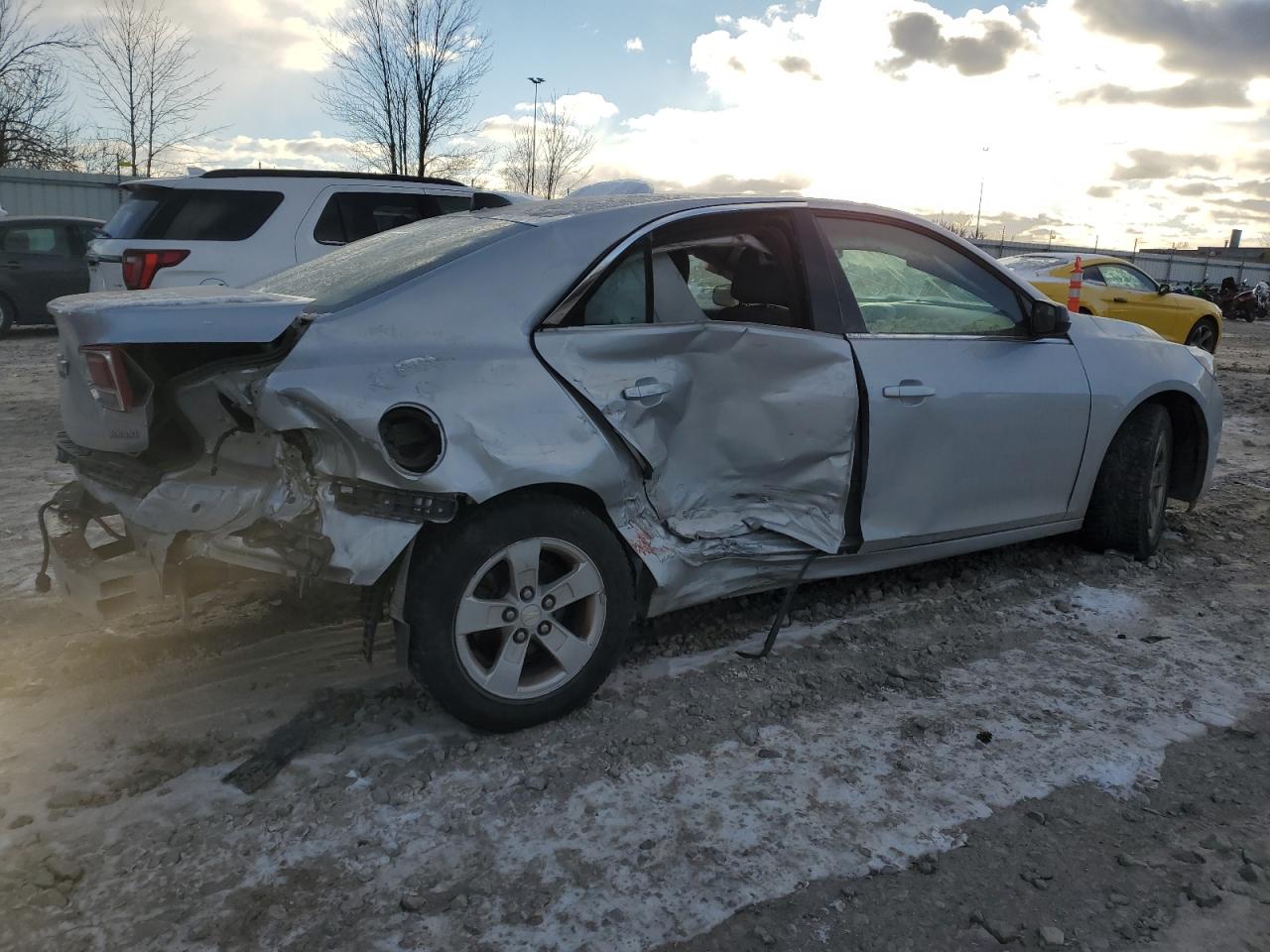 VIN 1G11B5SA8DF347055 2013 CHEVROLET MALIBU no.3