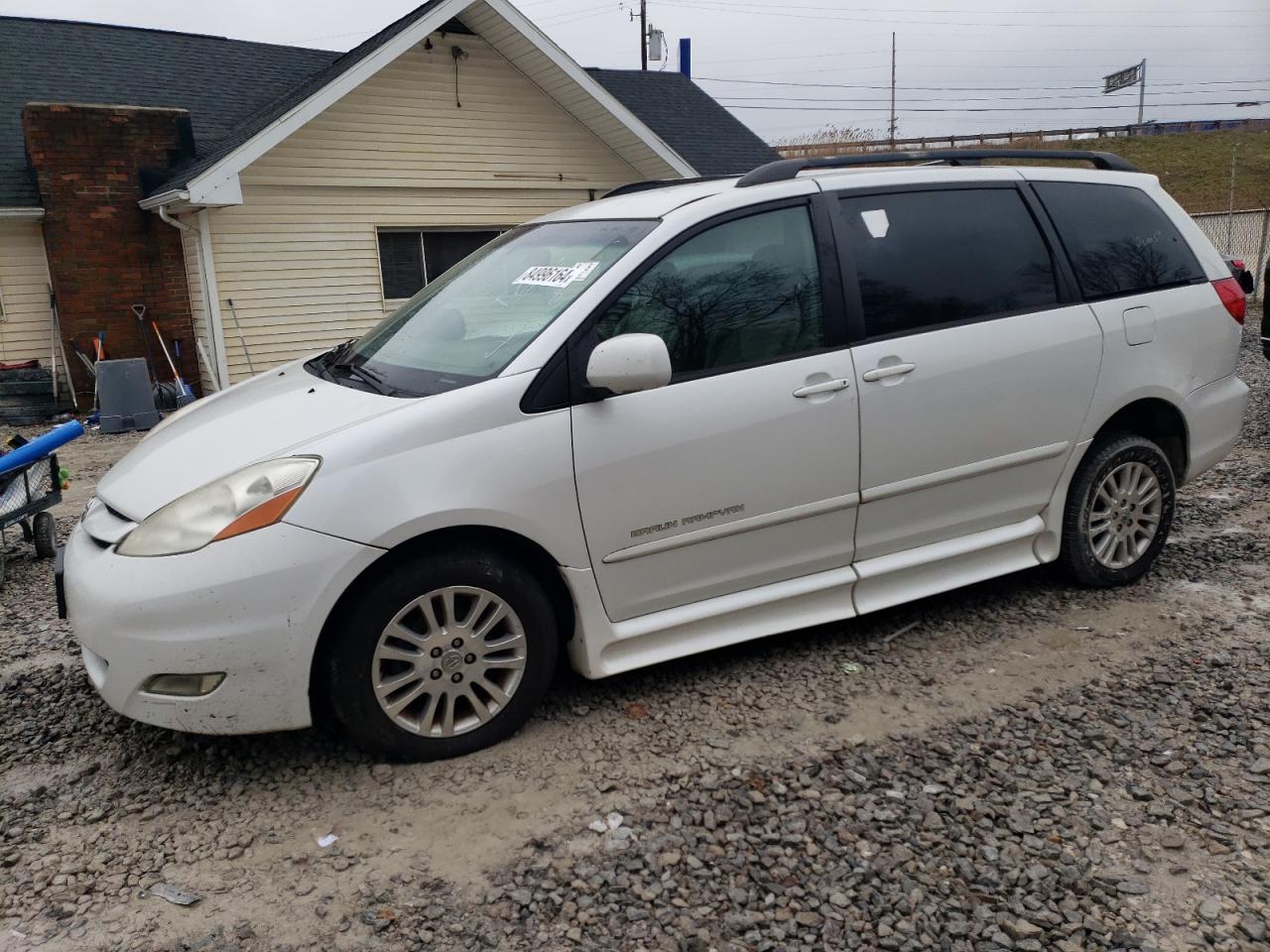 2008 Toyota Sienna Xle zu verkaufen in Northfield, OH - Stripped