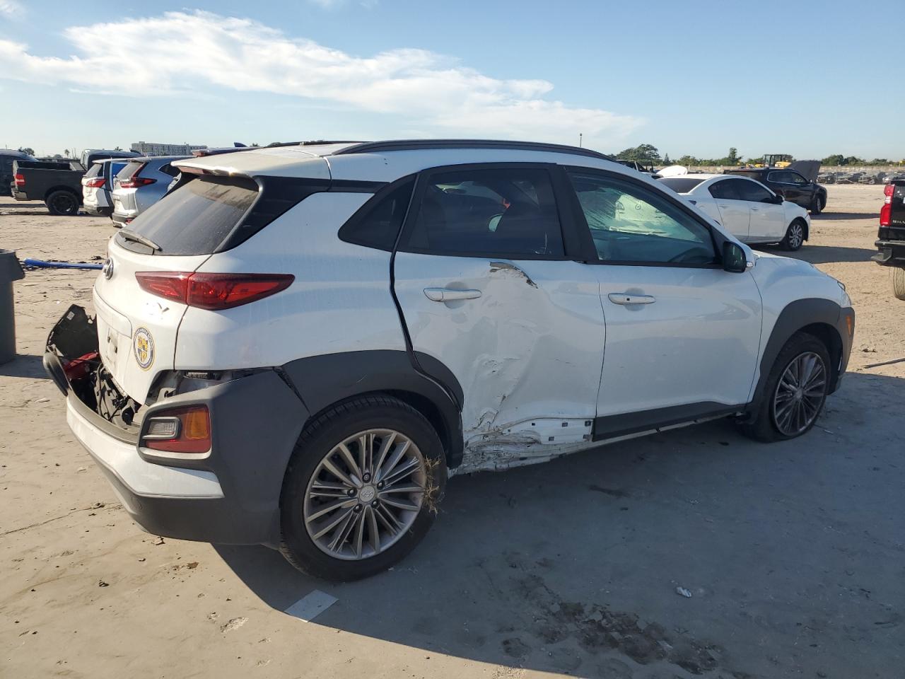 VIN KM8K22AA5JU085669 2018 HYUNDAI KONA no.3