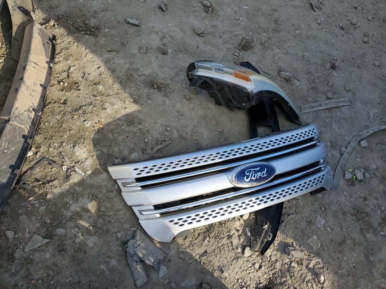 2011 Ford Explorer - Image 13