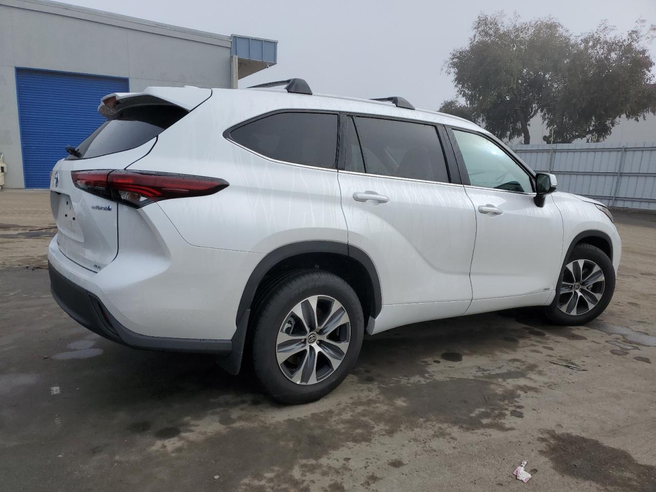 2024 Toyota Highlander - Image 3