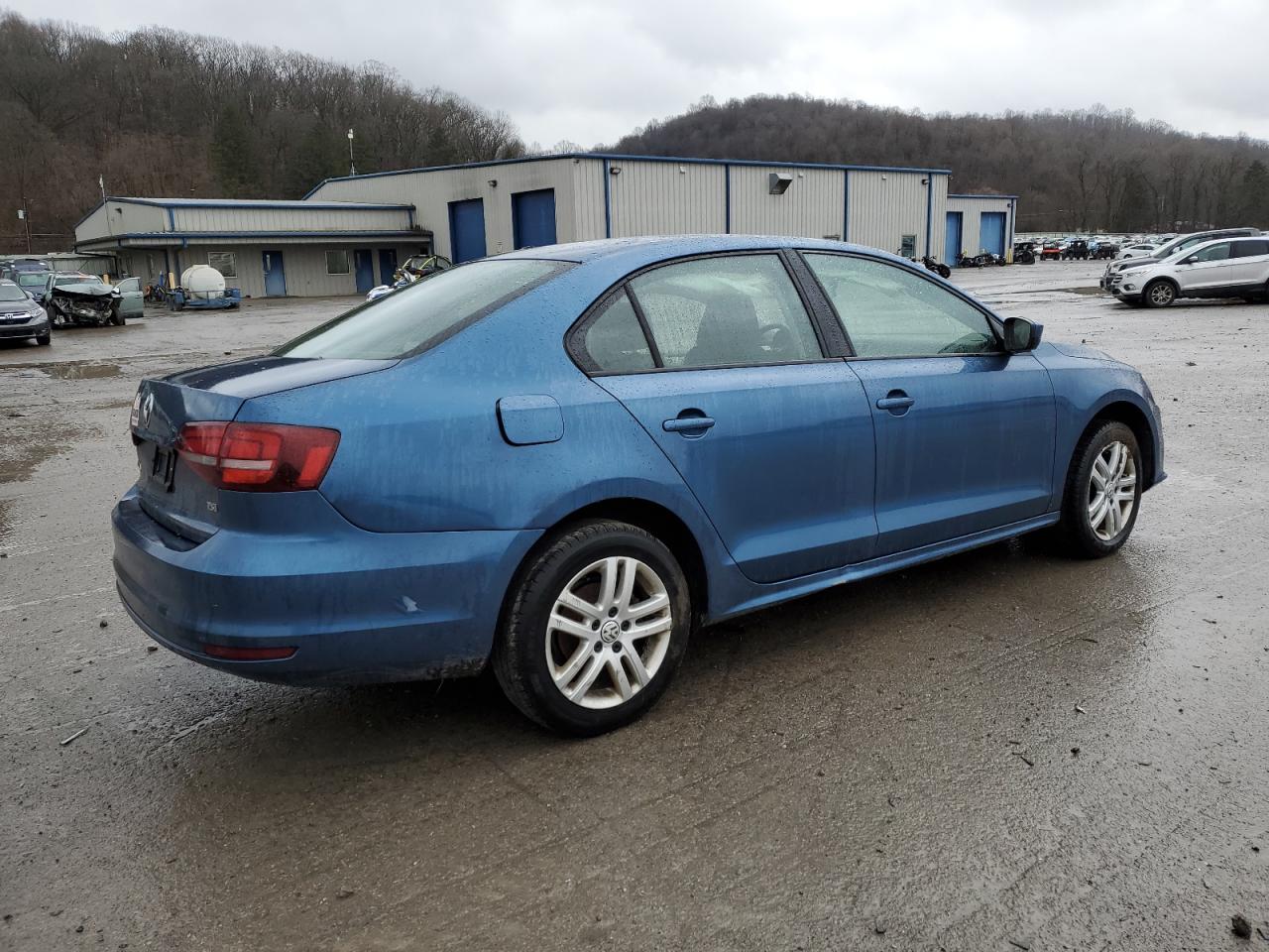 VIN 3VW2B7AJ2JM262438 2018 VOLKSWAGEN JETTA no.3