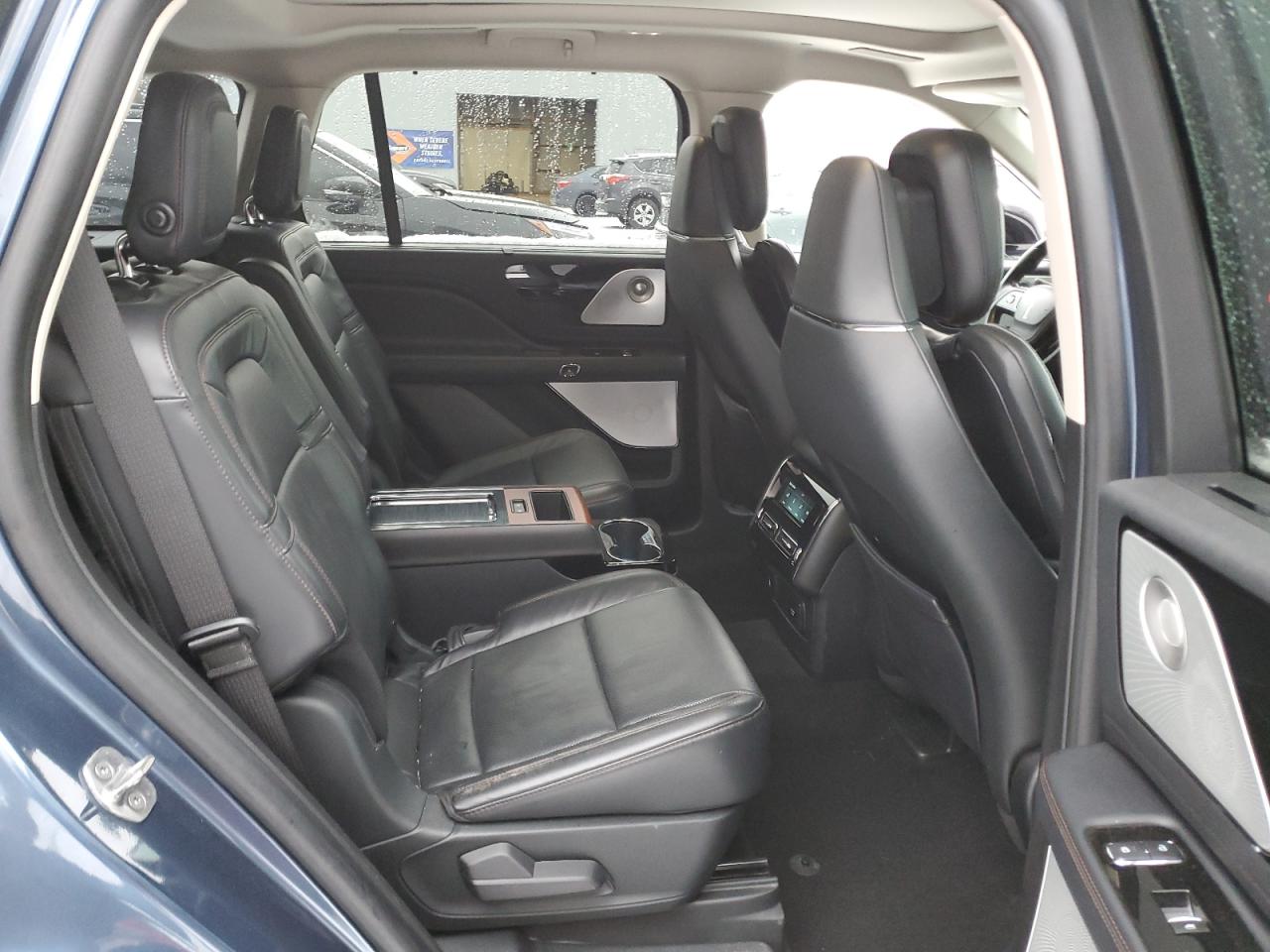 2020 Lincoln Aviator - Image 11