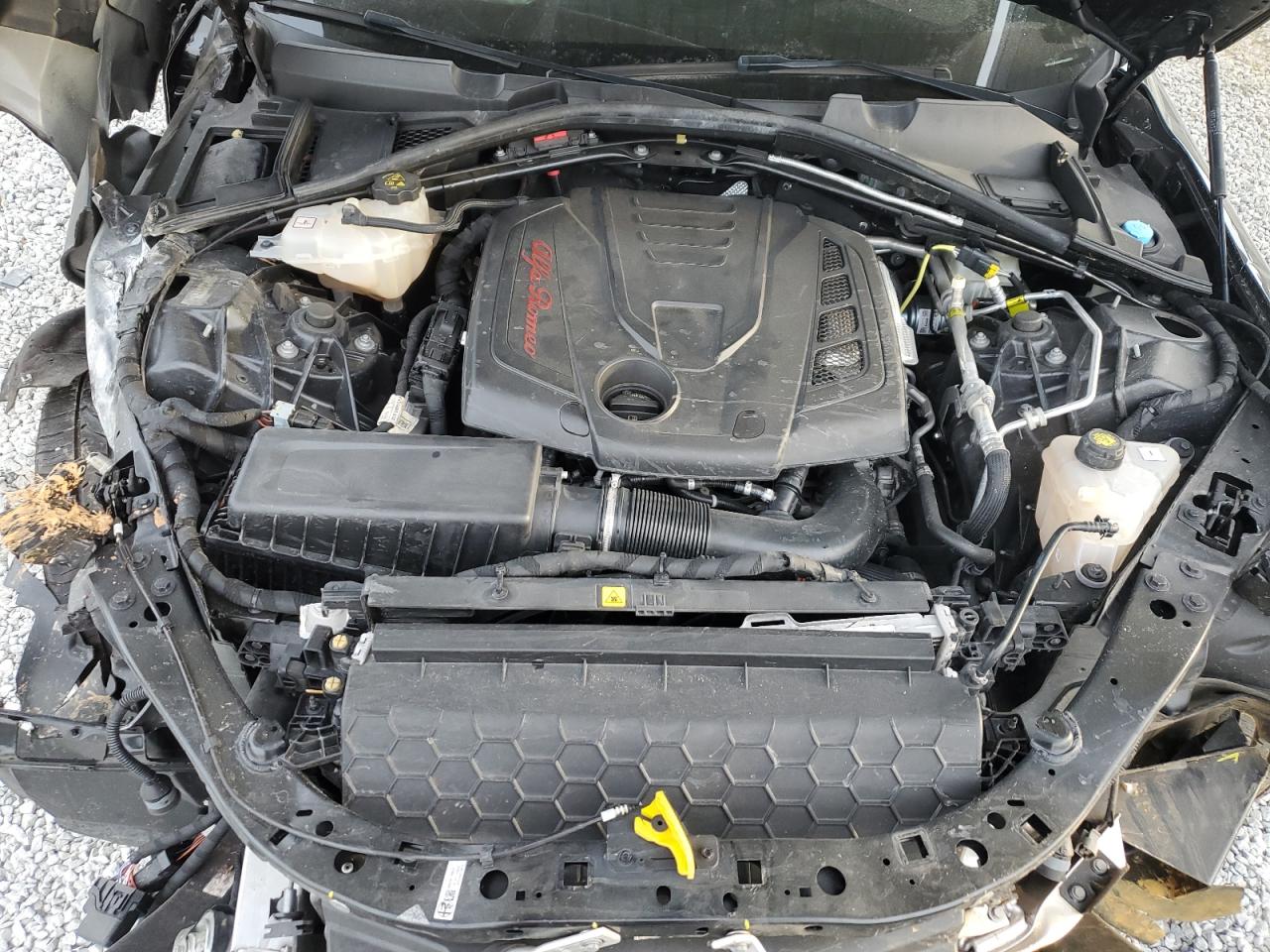 2021 Alfa Romeo Giulia - Image 11