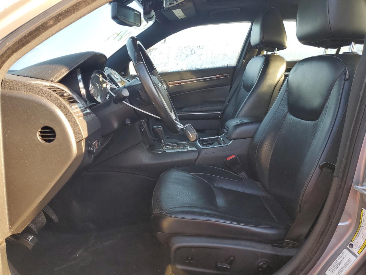 2013 Chrysler 300 - Image 7
