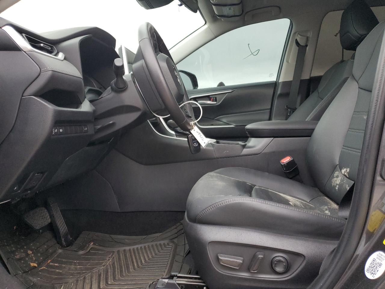 2023 Toyota RAV 4 - Image 7