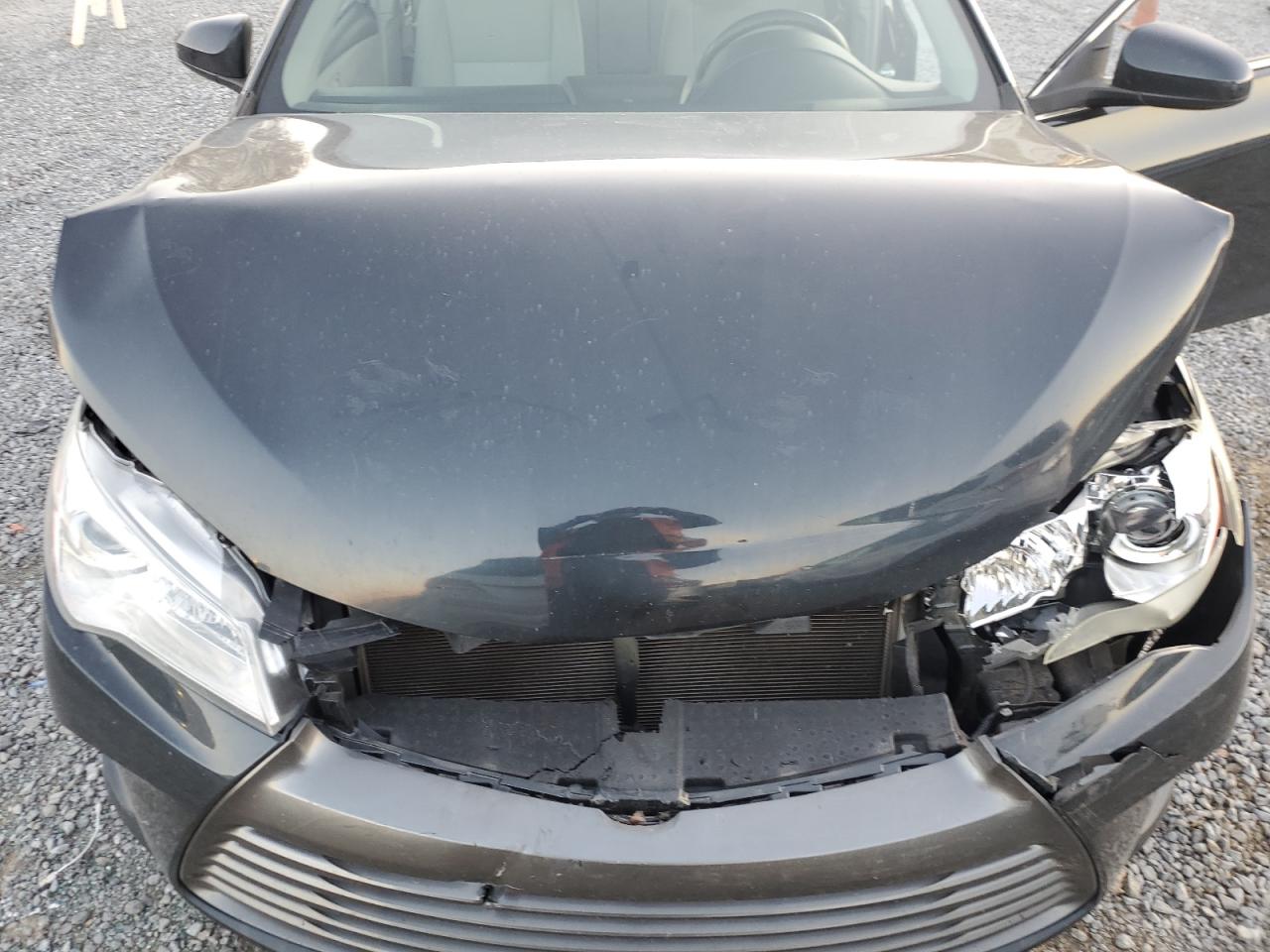 2016 Toyota Camry - Image 11