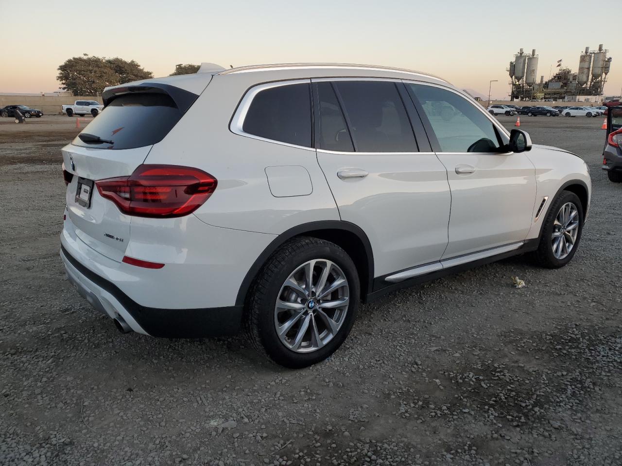 VIN 5UXTR9C58KLR07416 2019 BMW X3 no.3