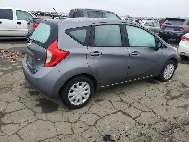 Hatchbacks NISSAN VERSA 2016 Srebrny