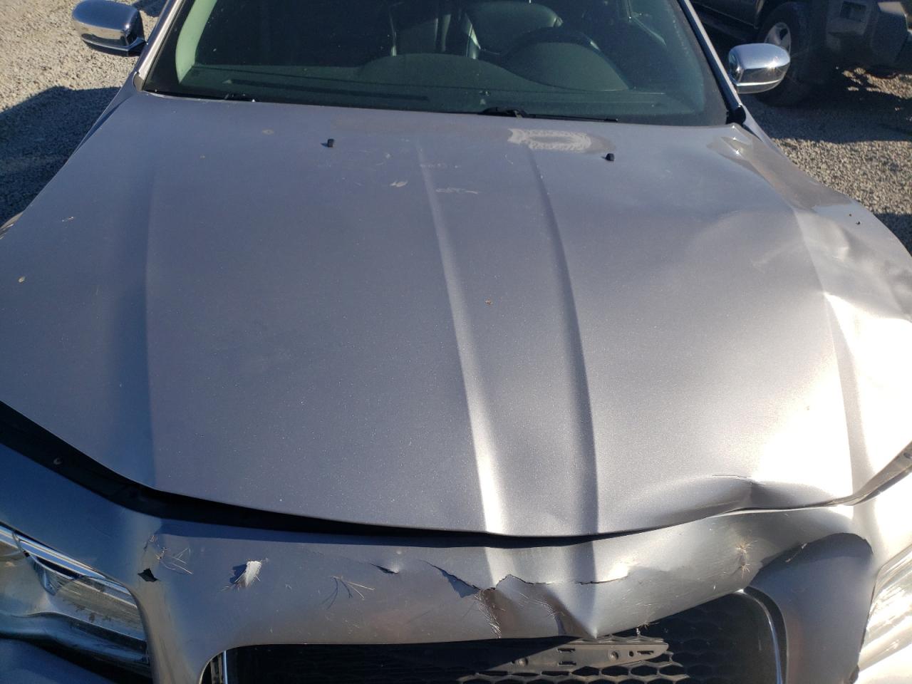 2016 Chrysler 300 - Image 11