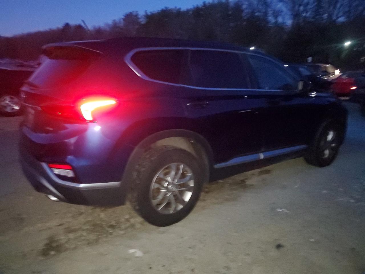 2020 Hyundai Santa Fe - Image 3
