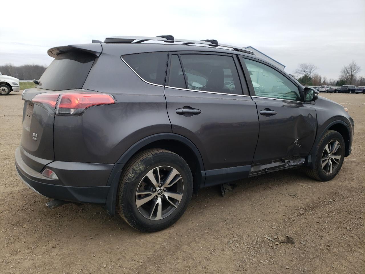 VIN 2T3RFREV2HW627398 2017 TOYOTA RAV4 no.3