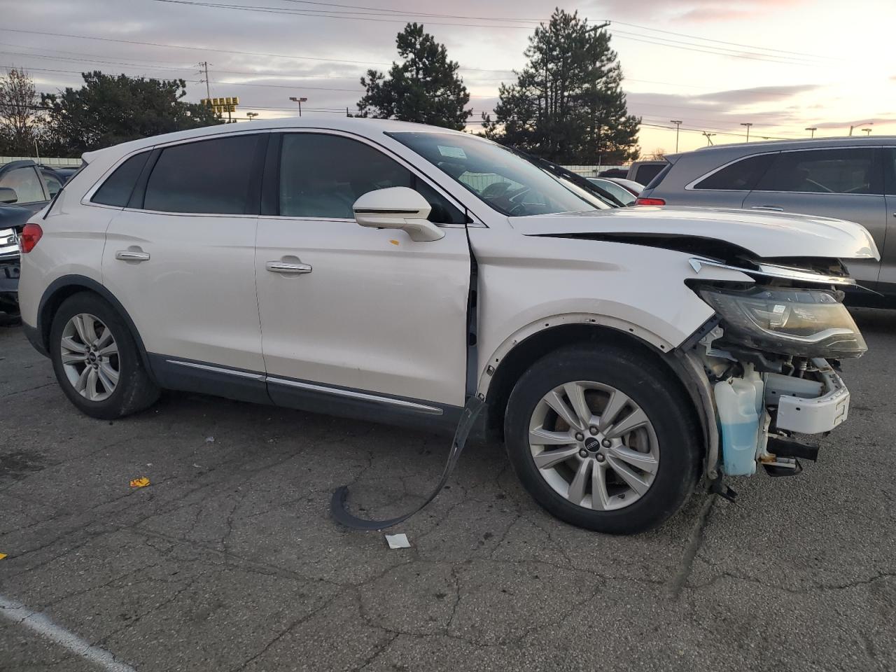 2016 Lincoln MKX - Image 4