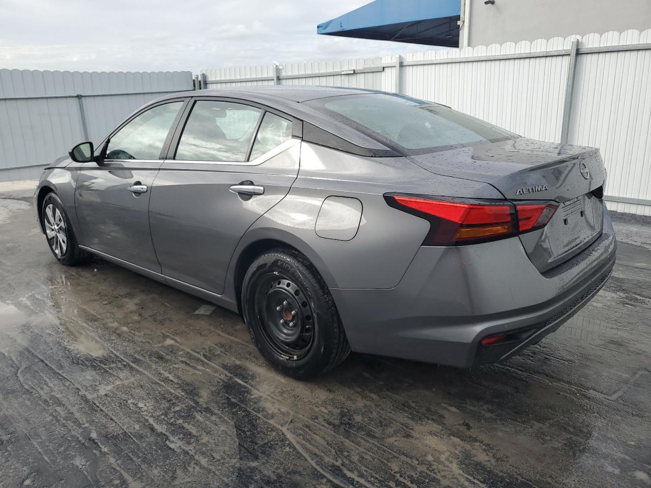 2024 Nissan Altima - Image 2