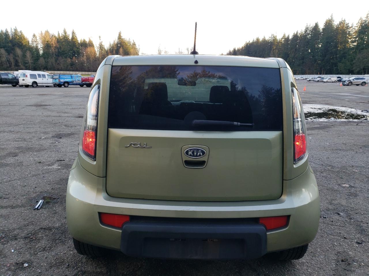 2011 Kia Soul + VIN: KNDJT2A25B7260475 Lot: 84290474